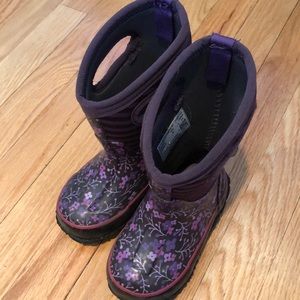 Insulated girl Bogs — size 8